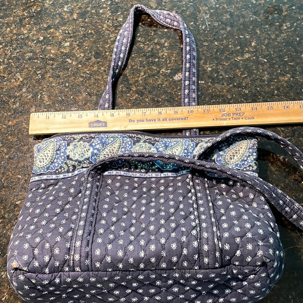 Navy Blue Vera Bradley bag.   Good used condition